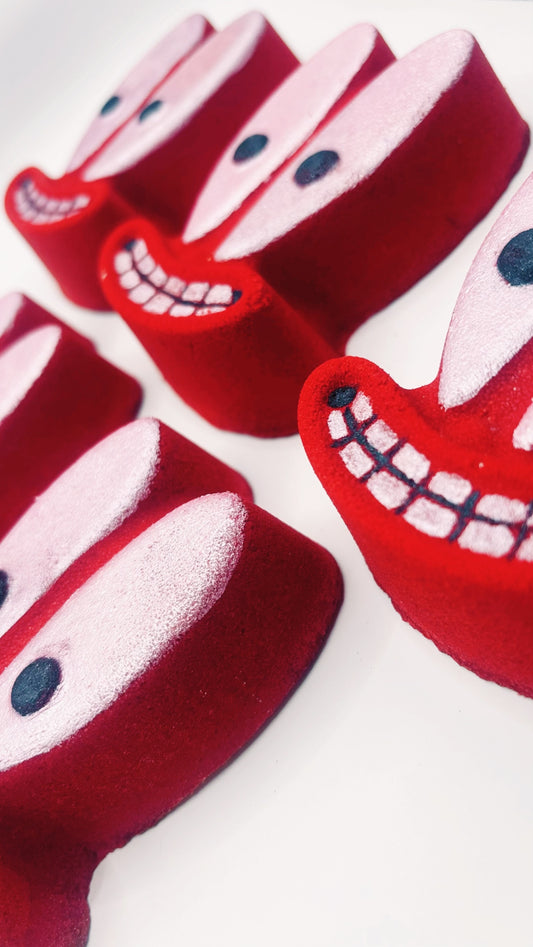 Mr Crabs face shaped bath bomb